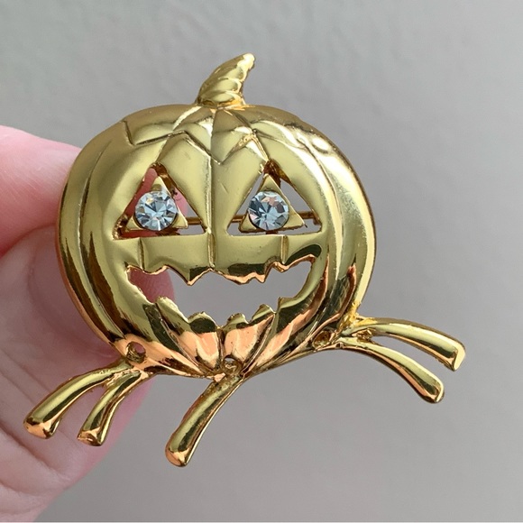Jewelry | Vintage Jack O Lantern Brooch In Gold Tone Metal Rhinestone ...